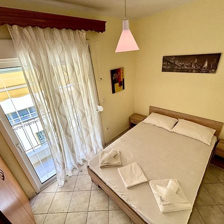 Mina Apartments Nea Kallikrateia Exteriör bild